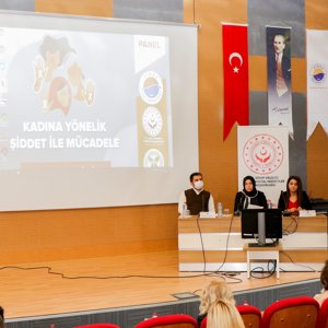 Kadına Yönelik Şiddetle Mücadele Günü Kapsamında Panel Düzenlendi - fotoğraf 1