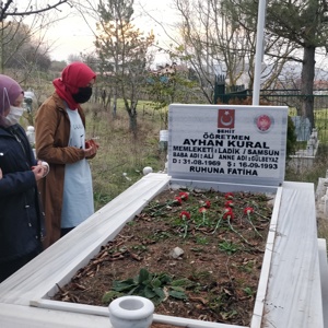 Şehit Öğretmenlerimizin Kabirleri Ziyaret Edildi - fotoğraf 3