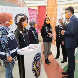 Kadına Yönelik Şiddete Karşı Uluslararası Mücadele Günü’nde Stant Kuruldu - fotoğraf 6