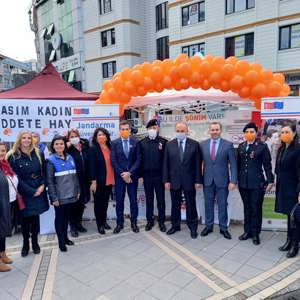 Valimiz Sayın Muammer EROL’ un katılımı İle "25 Kasım Kadına Yönelik Şiddete Karşı Uluslararası Mücadele Günü"  Farkındalık Etkinlikleri Düzenlendi - fotoğraf 2