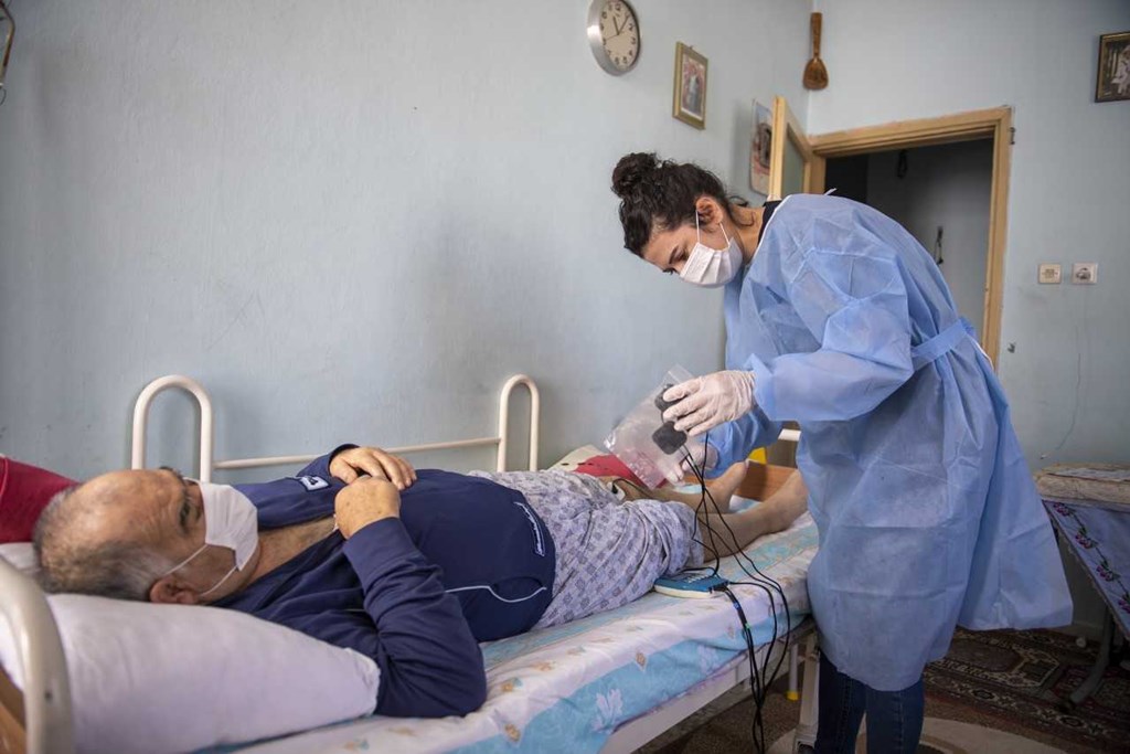 Bakanımız Derya Yanık: “Bakıma ihtiyacı olan engelli vatandaşlar ve aileleri için toplam 954 milyon TL Evde Bakım Yardımı ödemelerini hesaplara yatırmaya başladık”