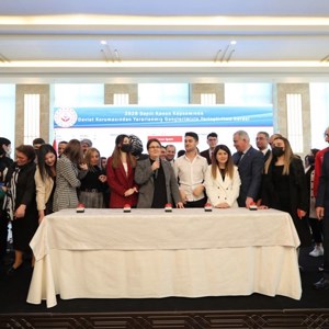 Derya Yanık: “We Have Appointed 985 Young People Raised Under State Protection to the Public Service” - fotoğraf 2