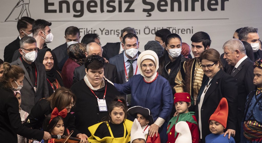 Emine Erdoğan Hanımefendi ile Sayın Bakanımız Derya Yanık, Engelsiz Şehirler Fikir ve Proje Yarışması Ödül Töreni'ne Katıldı