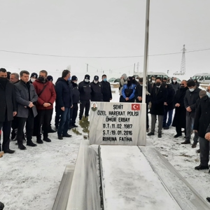 Şehit Polis Memuru Ömür Erbay Şehadetinin Sene-i Devriyesinde Kabri Başında Dualarla Anıldı - fotoğraf 1