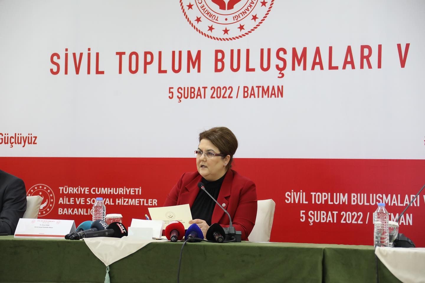Bakanımız Derya Yanık Batman’da Sivil Toplum Buluşmaları 5’inci Toplantısına Başkanlık Etti
