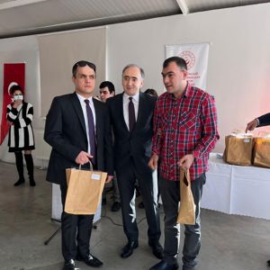 İstanbul Görme Engelliler Rehabilitasyon Merkezi Müdürlüğü bünyesinde eğitim sürecini başarıyla tamamlayan kursiyerler düzenlenen mezuniyet töreninde  sertifikalarını aldılar. - fotoğraf 7