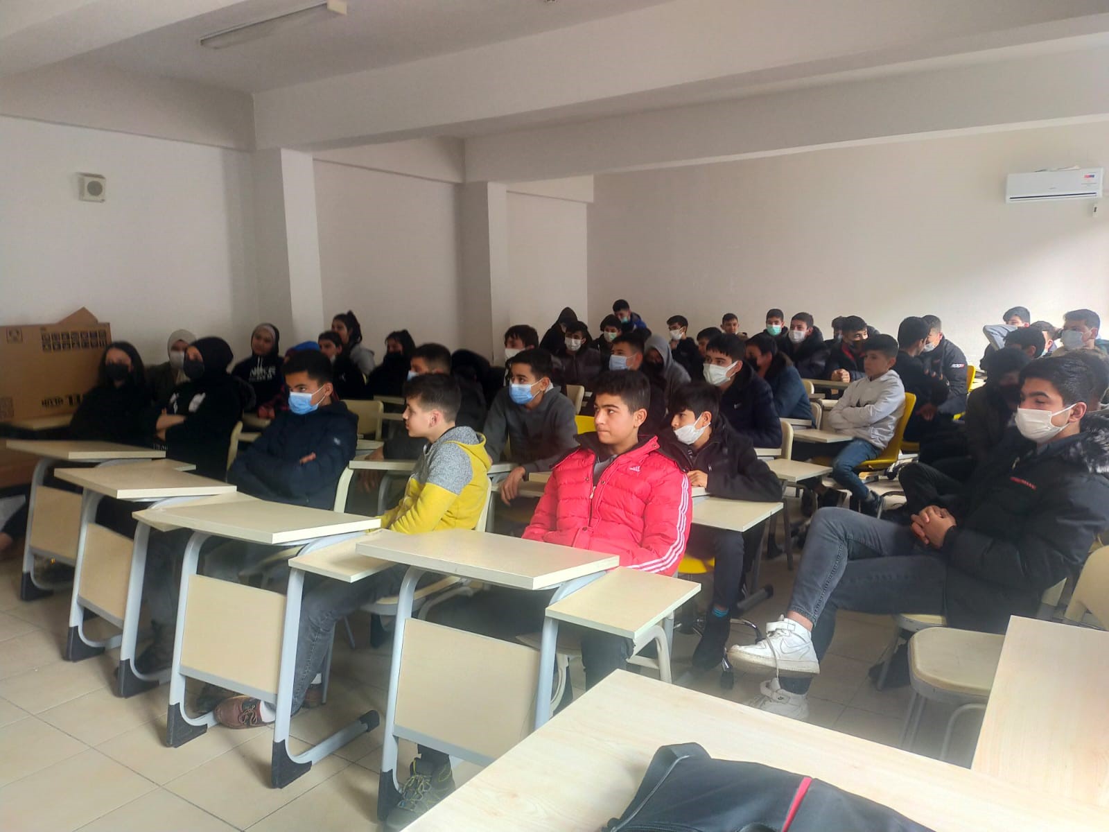 Belen Mesleki ve Teknik Anadolu Lisesi 9. sınıf öğrencilerine “Bilinçli Medya Kullanımı’’ konulu eğitim verdi.