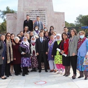 8 Mart Dünya Kadınlar Günü Coşkuyla Kutlandı - fotoğraf 2
