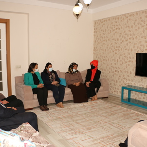Aziz Şehitlerimizin Değerli Anneleri ve Eşlerini Kadınlar Günü’nde Ziyaret Ettik  - fotoğraf 7