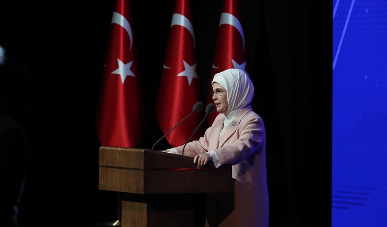 Emine Erdoğan Hanımefendi ve Bakanımız Derya Yanık "Kadının Gücü Türkiye'nin Gücü" programına katıldı