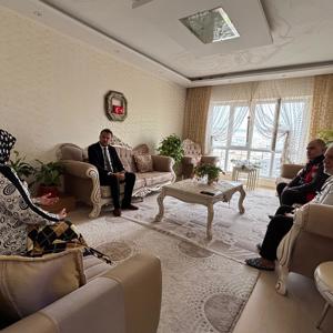 İl Müdürümüz Sayın Çetin TUTAŞ’tan Hizmet Modelimizden Yararlanan Aileye Ziyaret - fotoğraf 1