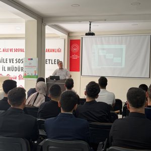 Şehit Yakınları, Gaziler ve Gazi Yakınlarına Yönelik Oryantasyon Eğitimi Gerçekleştirildi - fotoğraf 2