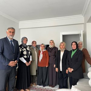 “Sehit Ailelerimiz Milletimizin En Kiymetli Emanetidir”: Dr. Selma Unluer Hanimefendi Sehit Ailemizi Ziyaret Etti - fotoğraf 1