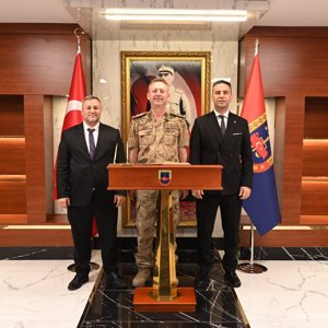 İl Müdürümüz Sayın Umut Zeybek’ten Gaziantep İl Jandarma Komutanı Tuğgeneral Sayın Hakan Uğurlu’ya Ziyaret - fotoğraf 1