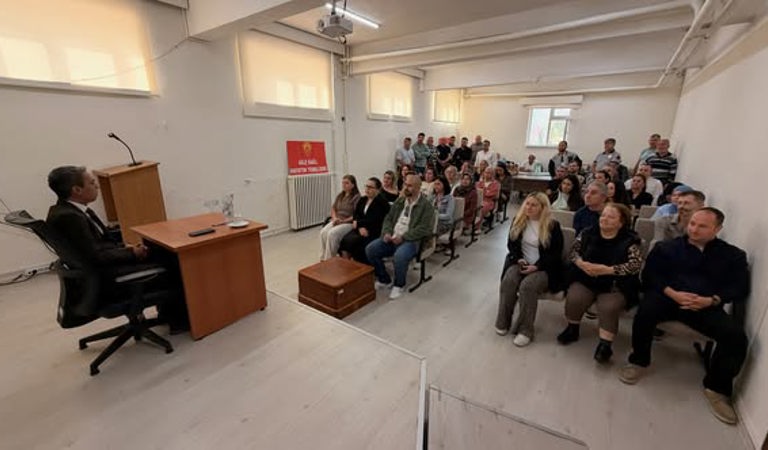 İl Müdürümüz Sayın Can Kayhan Özok, İl Müdürlüğü hizmet binamızda görev yapan çalışma arkadaşlarımızla kapsamlı bir değerlendirme ve istişare toplantısı gerçekleştirdi.