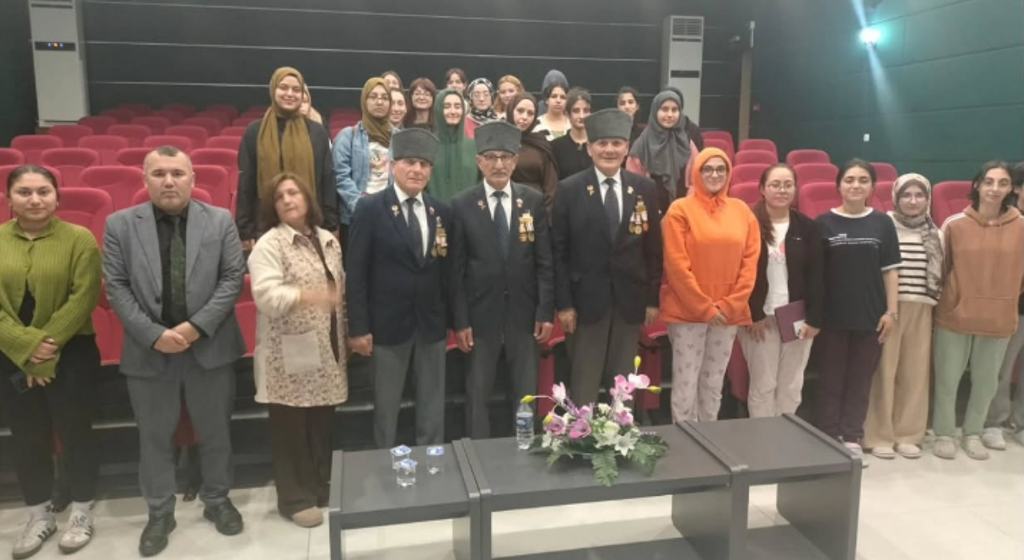 Kıbrıs Gazilerimizin Söyleşisi İle Vatan Ve Kahramanlık Buluşmaları Programı Gerçekleştirildi.