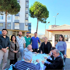 Büyüklerimizle Birlikte Kuruluş Bahçesinde Mangal Etkinliği Düzenlendi. - fotoğraf 2