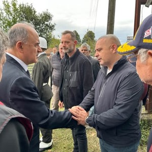 Kıbrıs Gazimiz Cemil Aydın Askeri Törenle Son Yolculuğuna Uğurlandı - fotoğraf 2