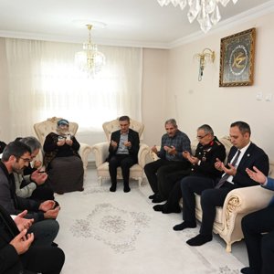 Şehit Piyade Er Mevlüt Gençoğlu’nun Ailesine Ziyaret - fotoğraf 1