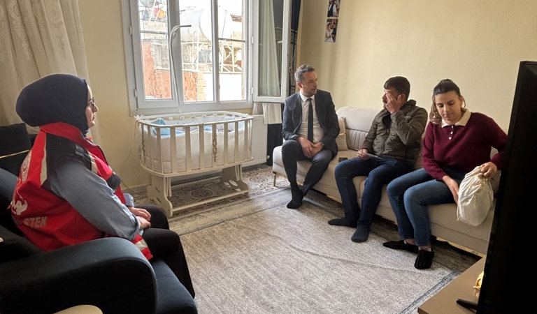  İl Müdürümüz Çetin Tutaş’tan Aile ve Gençlik Fonu ile Yuva Kuran Çifte Ziyaret