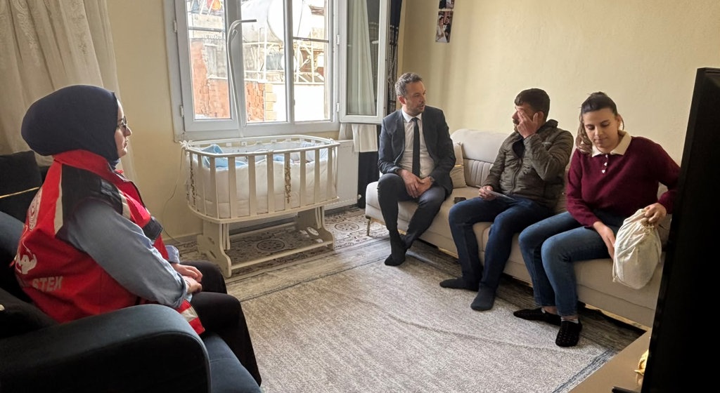  İl Müdürümüz Çetin Tutaş’tan Aile ve Gençlik Fonu ile Yuva Kuran Çifte Ziyaret