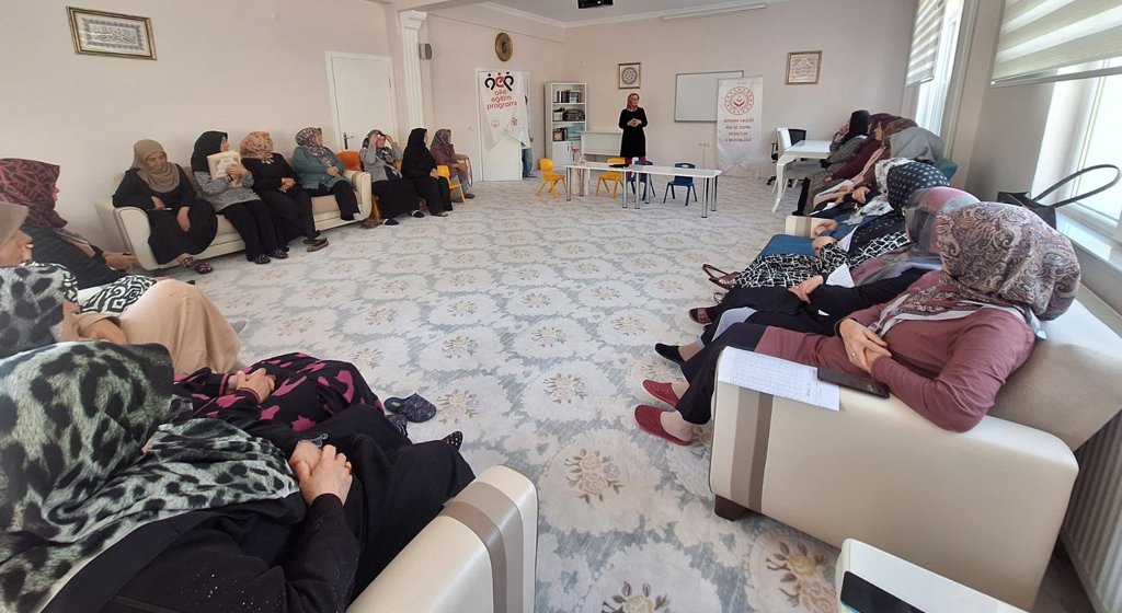 Yaşam Boyu Öğrenme Eğitimleri Gerçekleştirildi