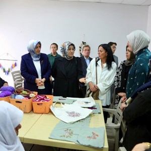 Dr. Selma Ünlüer Hanımefendiden Huzurevi Sakinlerine Anlamlı Ziyaret - fotoğraf 3