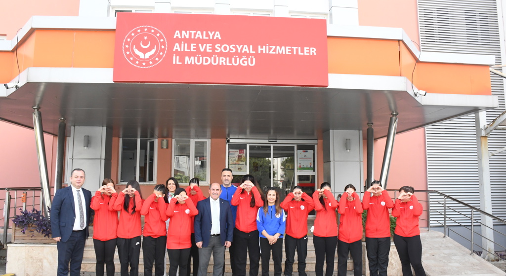 Kız Voleybol Takımımızdan Şampiyonada Net Galibiyet