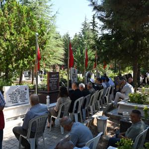Kahraman Şehidimiz Jandarma Uzman Çavuş Suat YALÇIN, şehadetinin 18’inci yıl dönümünde kabri başında dualarla anıldı. - fotoğraf 1