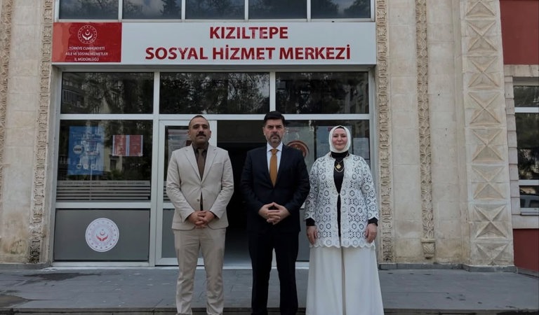 İl Müdürümüz Murat Karaarslan, Kızıltepe Sosyal Hizmet Merkezimizi ziyaret ederek yürütülen çalışmalarımızı yerinde inceledi.