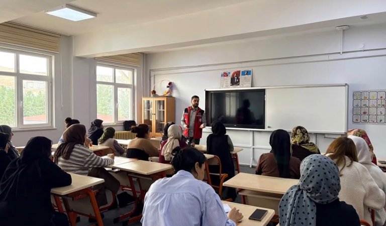 Dargeçit ADEM Kursiyerlerine “Kendini Bilmek” Eğitimi Verildi