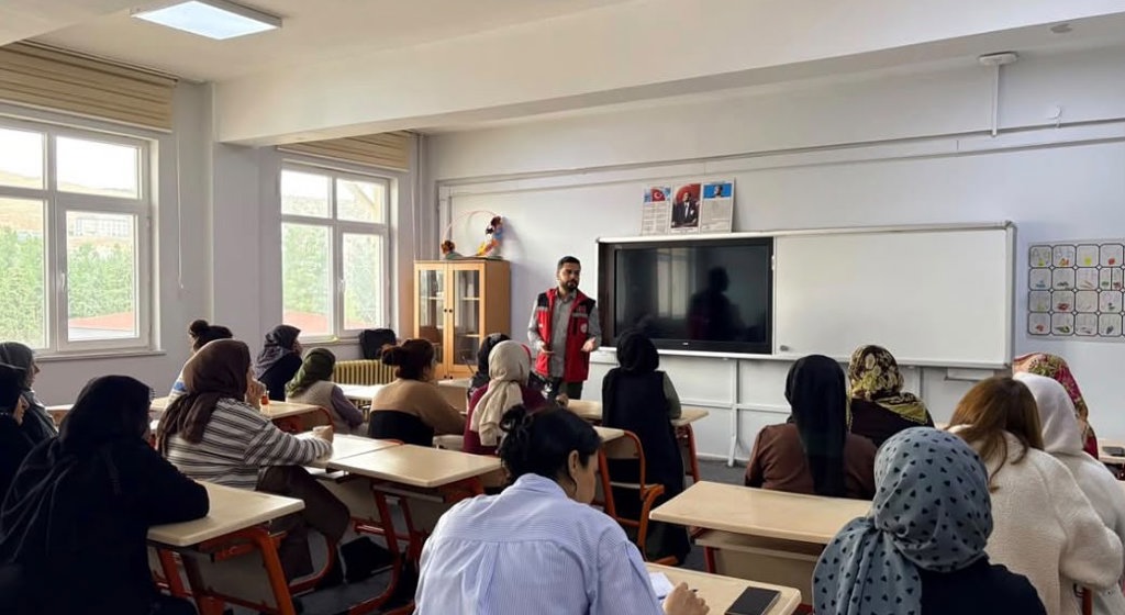 Dargeçit ADEM Kursiyerlerine “Kendini Bilmek” Eğitimi Verildi