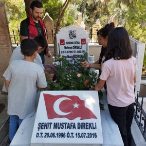 Çocuklarımızla Birlikte Şehitlerimizin Emanetini Unutmadık, Dualarla Andık  - fotoğraf 1