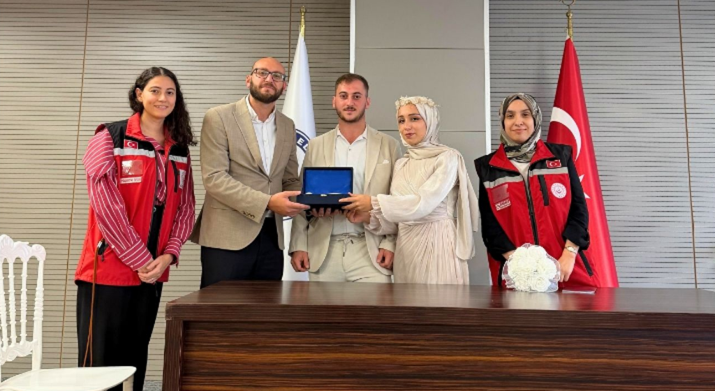 Embiya-Merve Aşkın Çiftinin Araklı Belediyesi Nikâh Salonunda Gerçekleştirilen Nikâh Törenine Katılım Sağlandı.