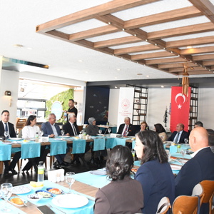 Şehit Yakınları ve Gazi Dernek Başkanları ile Eşleri Onuruna Yemek Programı Düzenlendi - fotoğraf 8