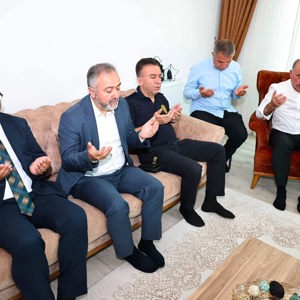 15 Temmuz'un kahramanlarını minnet ve vefa ile anıyoruz.  - fotoğraf 7
