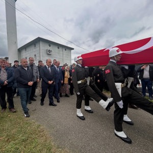 Kıbrıs Gazimiz Cemil Aydın Askeri Törenle Son Yolculuğuna Uğurlandı - fotoğraf 5