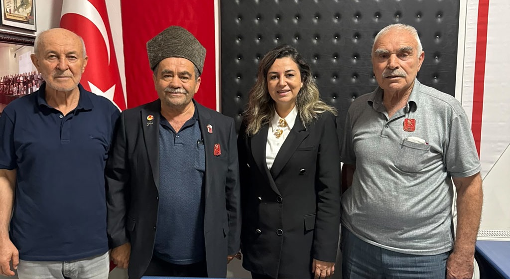 Kurum idarecilerimiz, 19 Eylül Gaziler Günü münasebetiyle ilimizde ikamet eden kahraman Gazilerimizi ziyaret ederek Sayın Bakanımız Mahinur ÖZDEMİR GÖKTAŞ’ın selamlarını ilettiler.