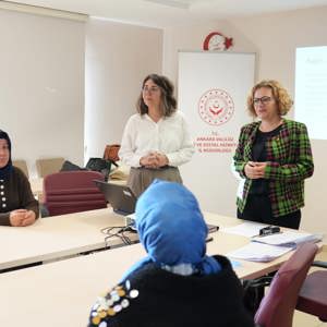 “Kuşaklararası Dijital Ebeveynlik ve Sivil Katılımla Aileyi Güçlendirme Projesi” Kapsamında Atölyeler Gerçekleştirildi - fotoğraf 2
