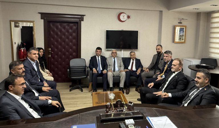 Milliyetçi Hareket Partisi İl Başkanı Muhammet Arif Çetin’den İl Müdürümüz Ahmet Kırtay’a Ziyaret