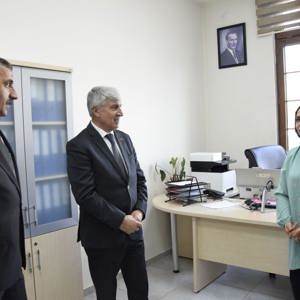 İl Müdürümüz Sayın İsmetullah Altun, Varto Sosyal Hizmet Merkezi Müdürlüğünü ziyaret ederek yürütülen hizmetler ve kurumun işleyişi hakkında bilgi aldı. - fotoğraf 3