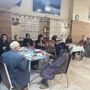 Sandıklı Türk Telekom Fen Lisesi Öğrencileri Sandıklı Hüseyin Develi Huzurevinde Misafir Edildi. - fotoğraf 1