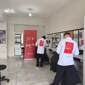 İyilik Var Projesiyle Çocuklarımızın Yüzünde Tebessüm, Hayatlarında Güzellik Var - fotoğraf 2