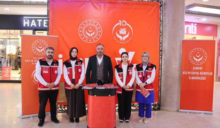 Çankırı'da İyilik Hareketi: Yunus AVM' de Gönüllülük İçin Farkındalık Standı Kuruldu 