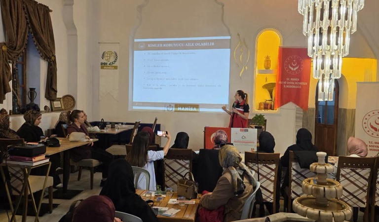 Manisa İHH Kadın Gönüllü Buluşmasında Koruyucu Aile Hizmet Modeli Tanıtıldı