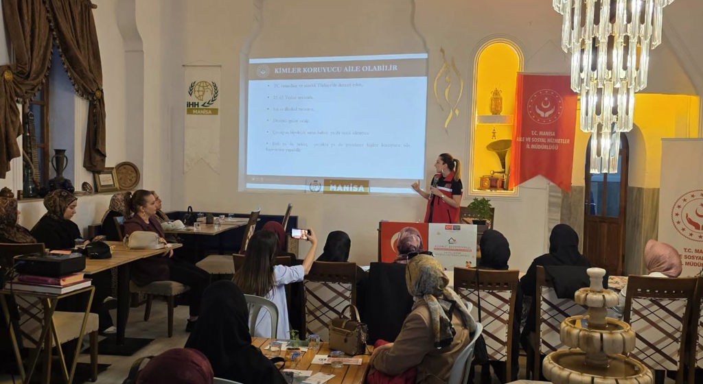 Manisa İHH Kadın Gönüllü Buluşmasında Koruyucu Aile Hizmet Modeli Tanıtıldı