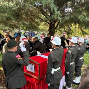 Kıbrıs Gazimiz Hakkı Gülcü’yü Son Yolculuğuna Uğurladık - fotoğraf 1