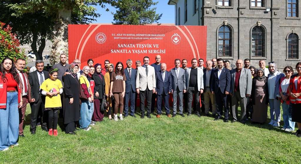  Türkiye Kültür Yolu Festivali Diyarbakır’da: Sanata Teşvik ve Sanatla Yaşam Sergisi Açıldı