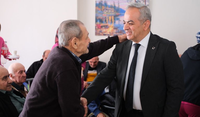 "İyilik Var" projesi kapsamında 3 Aralık Engelsiz Yaşam Derneği ve Malatya Müzisyenler Derneğinin katkılarıyla Özel Evin Bakım Merkezimizde bakım altında bulunan engelli bireylere yönelik etkinlik düzenlendi.