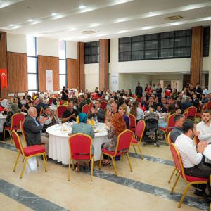 Hakkâri'de 19 Eylül Gaziler Günü: Kahramanlar İçin Yürüdüler, Aynı Sofrayı Paylaştılar - fotoğraf 3